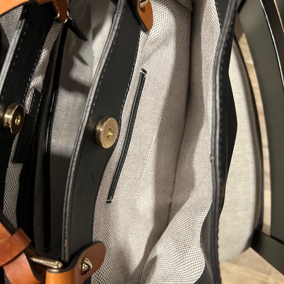 Dooney & Bourke Flynn Bag - Picture 9 of 10